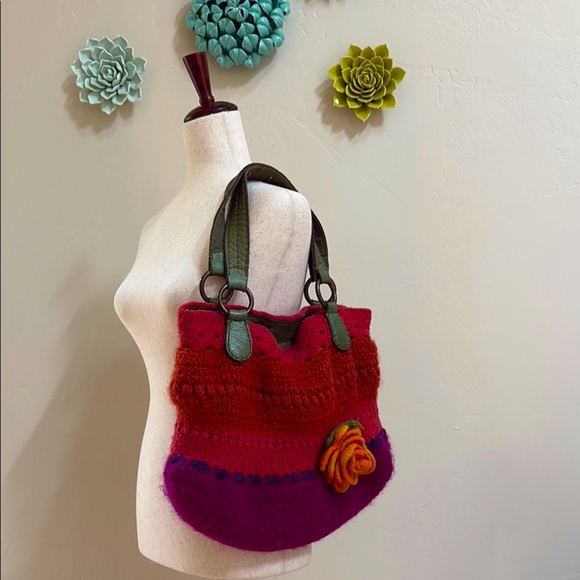 Vintage Lucky Brand crochet felted Red Purple boho sweater Bag w leather straps - Picture 2 of 8
